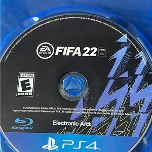 PS4 + 2 CONTROLLERS +GAMING HEADSET + CHARGING STAND + FIFA 22 CD